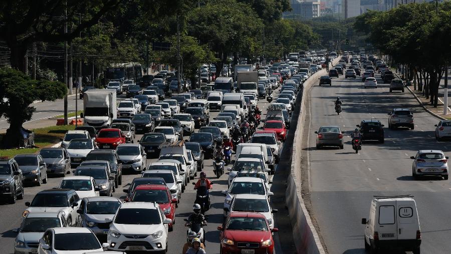 Trânsito intenso em São Paulo  - Fernando Frazão/Agência Brasil