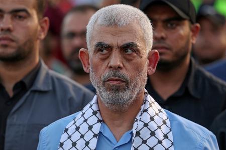 Yahya Sinwar durante um comício em apoio à mesquita al-Aqsa de Jerusalém na cidade de Gaza em 1º de outubro de 2022