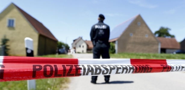 Polícia isola área onde um homem matou pessoas a tiros próximo a Ansbach, no norte da Baviera, na Alemanha - Michaela Rehle/Reuters