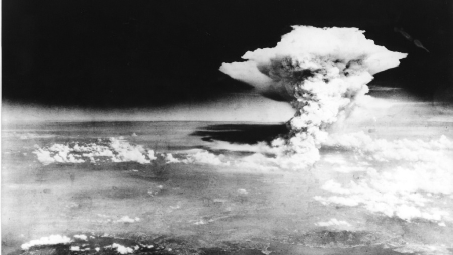 Nuvem de cogumelo gerada pela explosão da bomba nuclear sobre Hiroshima em 6 de agosto de 1945 - AFP