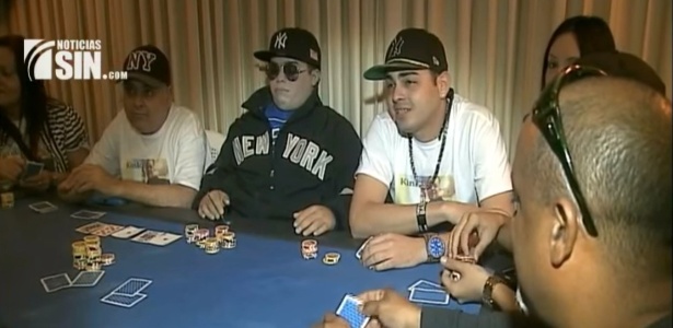 Henry Rosario Martínez foi para a mesa de pôquer até mesmo em seu velório - Reprodução/YouTube Notícias SIN
