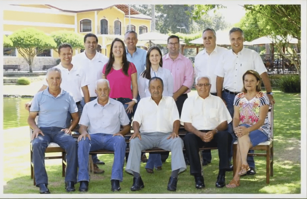 Duas gerações da família Góes, donos da Vinícola Goes, de São Roque - Divulgação