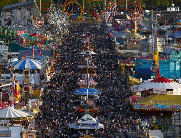 A abertura da Oktoberfest em Munique, na Alemanha, em setembro de 2015 - Michael Dalder/Reuters