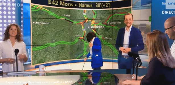 Resultado de imagem para Faxineira limpa estúdio e aparece ao vivo na TV