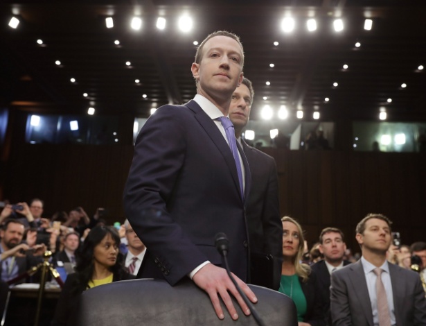 Mark Zuckerberg abandonou a camiseta cinza e vestiu terno no Congresso - Chip Somodevilla/Getty Images/AFP