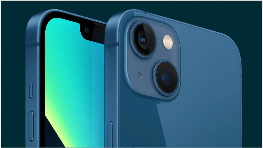 iPhone 13 na cor azul - Reprodução/Apple