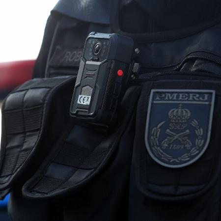 Câmera usada no uniforme de policiais militares no RJ - Philippe Lima/Divulgação/Governo do Estado do RJ