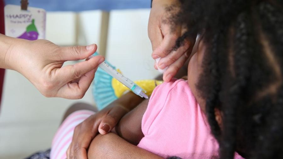 Vacinação foi antecipada por causa do aumento da circulação de vírus respiratórios no país