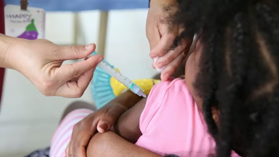 Pfizer: Facilidade de vacinar é problema maior que falta de confiança