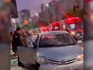 Motorista invade ciclovia e atropela três pessoas em Copacabana
