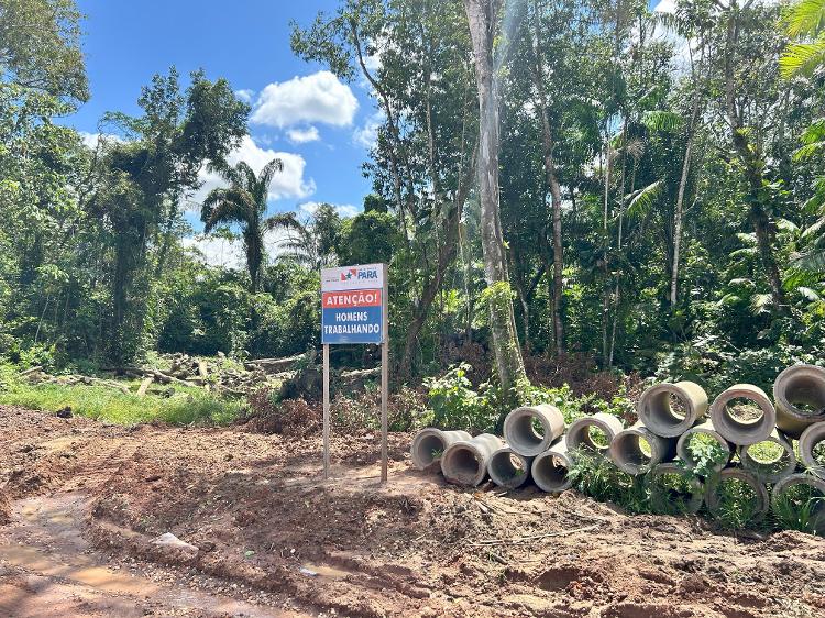 A ampliação da Rua da Marinha, no Mangueirão, em Belém, para a COP30, chegou a ser embargada por motivos ambientais
