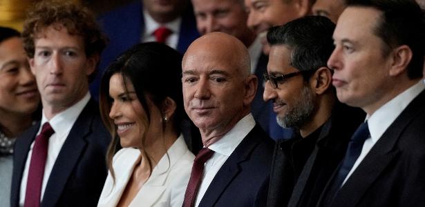 'Ficam me bajulando', disse Trump sobre chefões de big techs, segundo livro