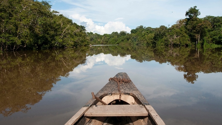 No estado de Amazonas, somente a navegação de transporte de carga e de pessoas de serviços essenciais está liberado - Peter McBride/National Geographic Creative
