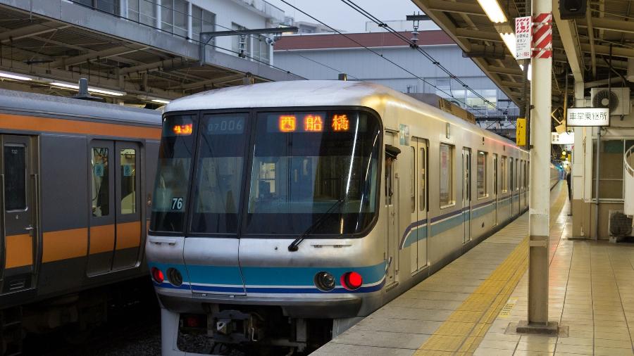 O metrô de Tóquio da linha Tozai, que dará noodles aos passageiros que evitarem os horários de pico - Getty Images