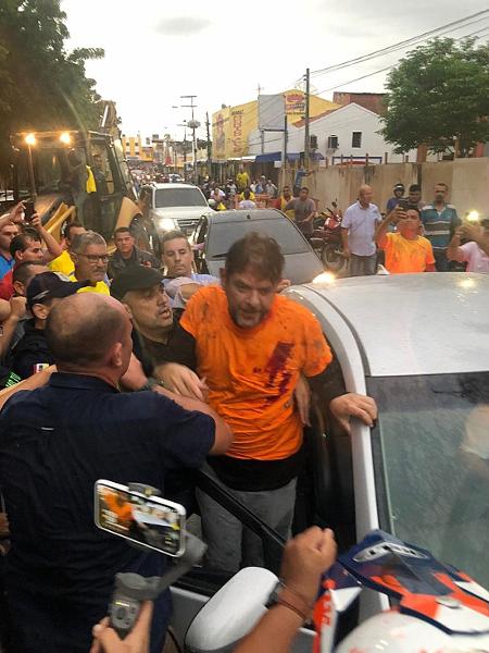 O senador Cid Gomes (PDT-CE) foi baleado em meio a um protesto de policiais que reivindicam aumento salarial - Sobral 24 HORAS