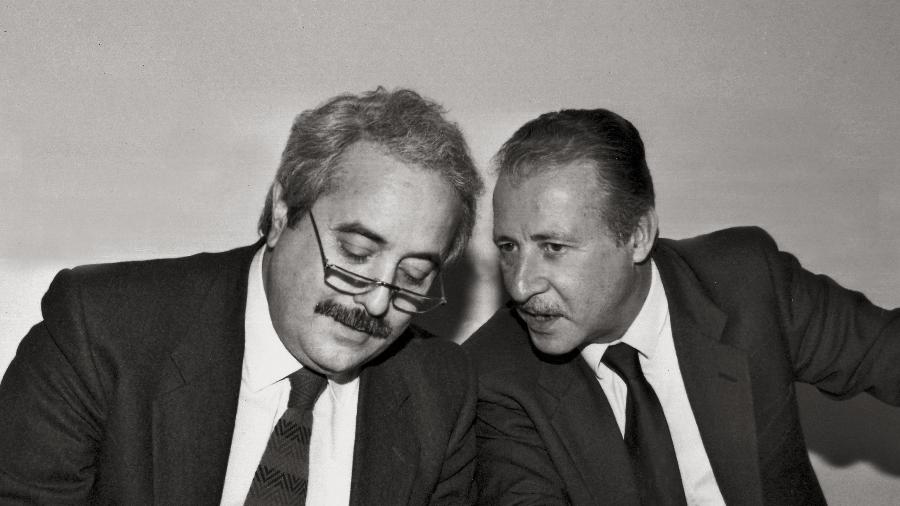 Os juízes italianos Paolo Borsellino e Giovanni Falcone foram mortos em atentados  - Enzo Brai/Mondadori via Getty Images