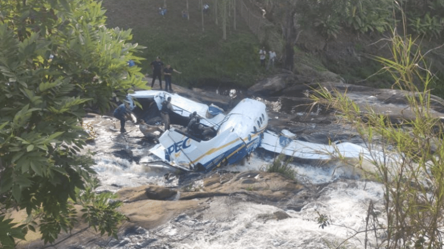Imagem de avião que levava a cantora Marília Mendonça e caiu em cachoeira de MG - Reprodução