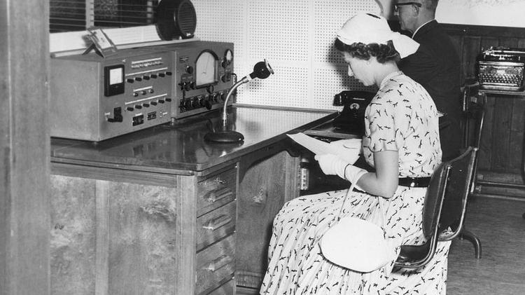 Elizabeth II gives a speech in Australia during her first trip to the Commonwealth countries as Sovereign of the United Kingdom in 1954 - Getty Images - Getty Images