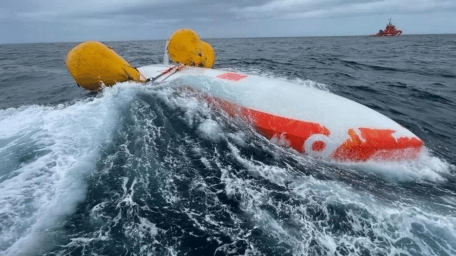 Navegador sobreviveu a acidente graças a bolha de ar - REUTERS