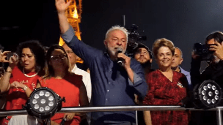 30.out.2022 - Lula faz discurso na Avenida Paulista - Reprodução - Reprodução