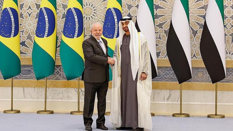 15.abr.2023 - O presidente Luiz Inácio Lula da Silva, foi recebido pelo xeique Mohammed bin Zayed Al Nahyan em Abu Dhabi nos Emirados Árabes em Abu Dhabi - Ricardo Stuckert/PR/Agência Brasil