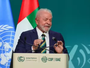 Lula sugere que não impediria possível prisão de Putin no Brasil