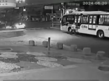 Motorista morre atropelado pelo próprio ônibus no RJ; vídeo