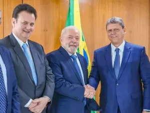 Fracasso das federações empurra partidos para fusões e aquisições até 2026