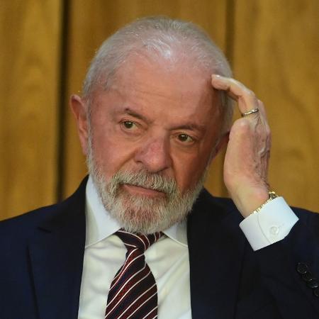 Lula convocou ministros para discutir impacto do tarifaço Lula convocou ministros para discutir impacto do tarifaço