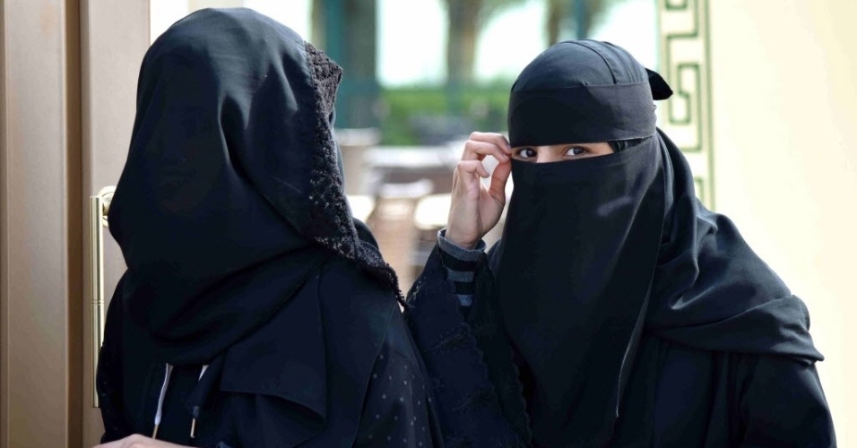 Quatro ativistas dos direitos da mulher libertadas na Arábia Saudita Entretenimento BOL Notícias Quatro ativistas dos direitos da mulher libertadas na Arábia Saudita Entretenimento BOL Notícias