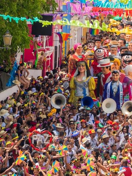 Carnaval de Olinda antes da pandemia; estados estão se movimentando para cancelar as festas para evitar transmissão da covid - Arquimedes Santos/Prefeitura de Olinda