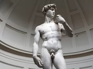 Michelangelo 550 anos: a arte urbana e incerta do artista italiano