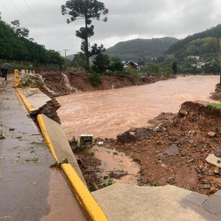 Cidade de Relvado, uma das isoladas por conta de enchentes no Rio Grande do Sul