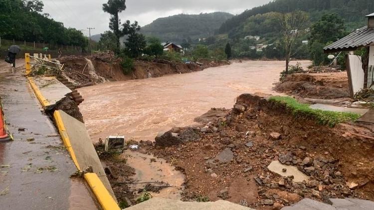 Cidade de Relvado está isolada por conta de enchentes no Rio Grande do Sul