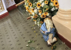 Homem é preso após chutar e quebrar imagem de Nossa Senhora em igreja de MG