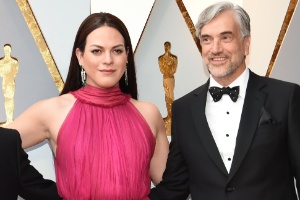 Sebastian Lelio (L) and Daniela Vega arrive for the 90th Annual Academy Awards on March 4, 2018, in Hollywood, California. / AFP PHOTO / VALERIE MACON - AFP