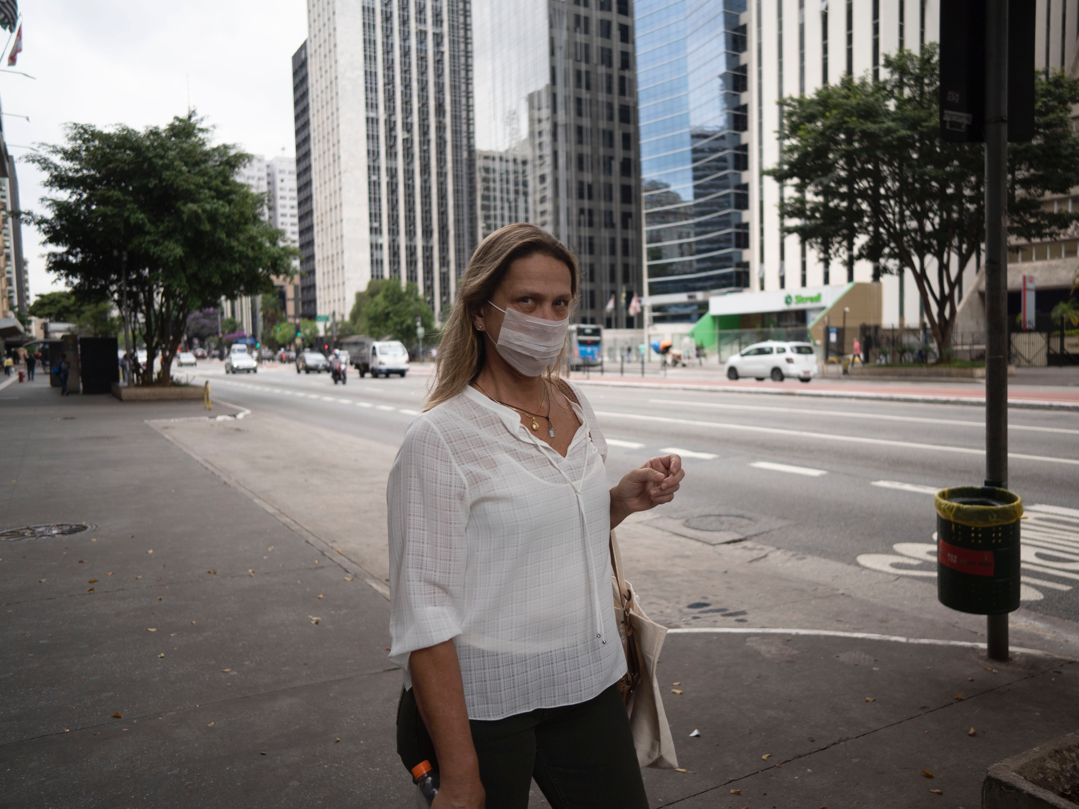 Covid-19: sobe para 34 o nº de mortos no Brasil; 1.891 casos confirmados