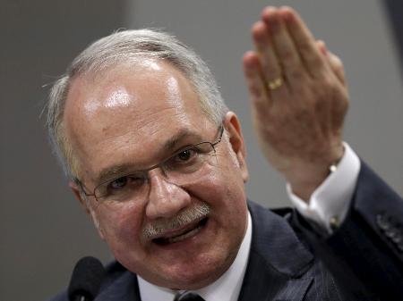 Governo Espera Reverter Decisao De Fachin Que Barrou Isencao Para Armas 15 12 2020 Uol Economia