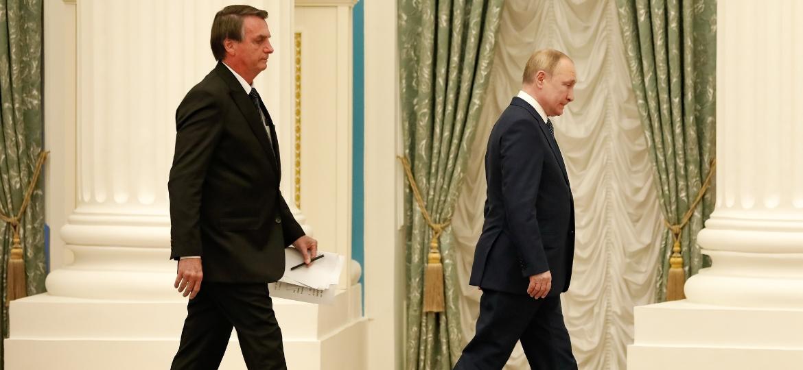 16.fev.2022 - Jair Bolsonaro acompanha Vladmir Putin, presidente da Rússia, durante declaração à imprensa, em Moscou - Alan Santos/PR