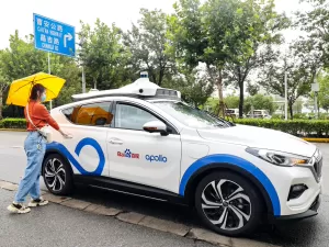 Com custos despencando, frota de táxis autônomos já pode dar lucro na China
