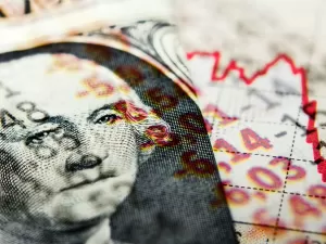 Bolsa sobe pelo 4º dia após corte de juros na China; dólar cai a R$ 4,932