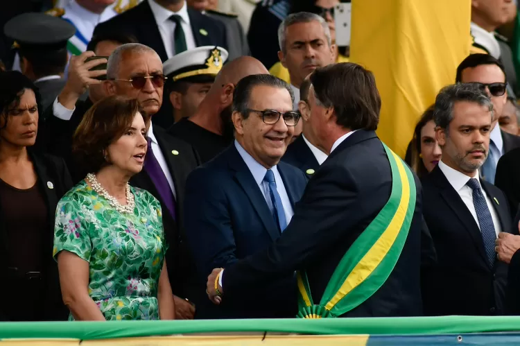 Presidente Jair Bolsonaro cumprimenta pastor Silas Malafaia nas comemorações do Bicentenário da Independência do Brasil, em Brasília - ON MOLINA/FOTOARENA/ESTADÃO CONTEÚDO - ON MOLINA/FOTOARENA/ESTADÃO CONTEÚDO