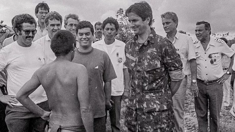 Collor visita Terra Yanomami em 1992, quando homologou o território indígena - Facebook/Fernando Collor - Facebook/Fernando Collor