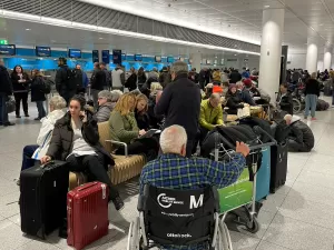 Nevasca paralisa sul da Alemanha e obriga Munique a fechar aeroporto