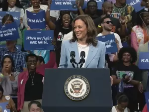 Kamala cita rap em discurso sobre fronteiras: 'Como diz meu amigo Quavo'