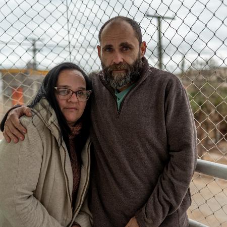 O aposentado Carlos Santos Almeida, 53, e a pedagoga Vera Regina de Almeida Almeida, 50, moradores do Sarandi, em POA. (Julho/24) O aposentado Carlos Santos Almeida, 53, e a pedagoga Vera Regina de Almeida Almeida, 50, moradores do Sarandi, em POA. (Julho/24)