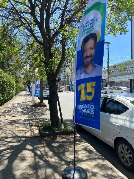 Bandeiras da campanha são proibidas no dia da eleição - Carla Jimenez/UOL