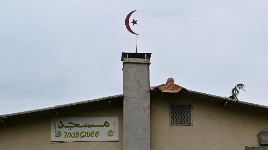 Assassinato aconteceu na mesquita de La Grand-Combe, no sul da França - Miguel MEDINA / AFP