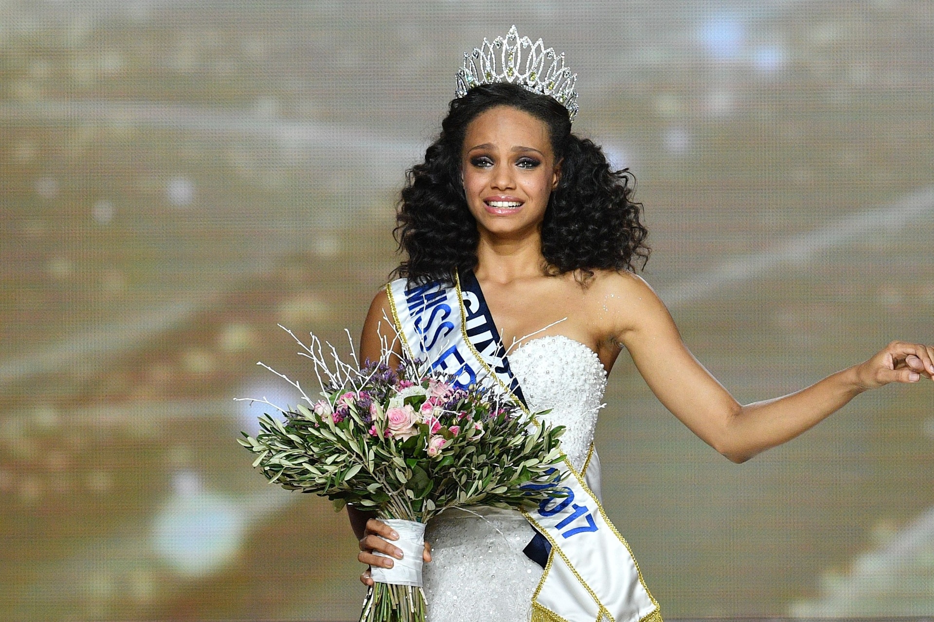 Fotos Representante da Guiana Francesa é eleita Miss França 2017 18