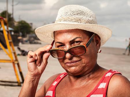 Pose em Mongaguá: ex-namoradeira assumida, Dora Cudingola afirma que agora está "quieta" - Fernando Moraes